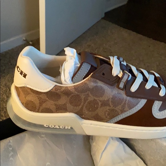 Shoes - Picture 2 of 11